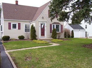 230 N Long St, Williamsville, NY 14221
