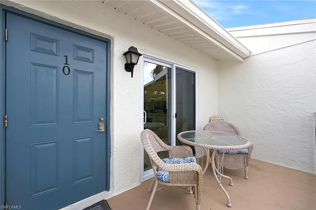 2 bed, 2.0 bath, 1246 sqft, $1,700 — Photo 2