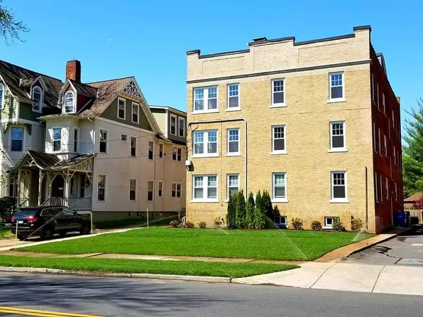 549 Prospect Ave #2E, West Hartford, CT 06119