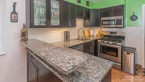 215 Sheffield Dr — Photo 7
