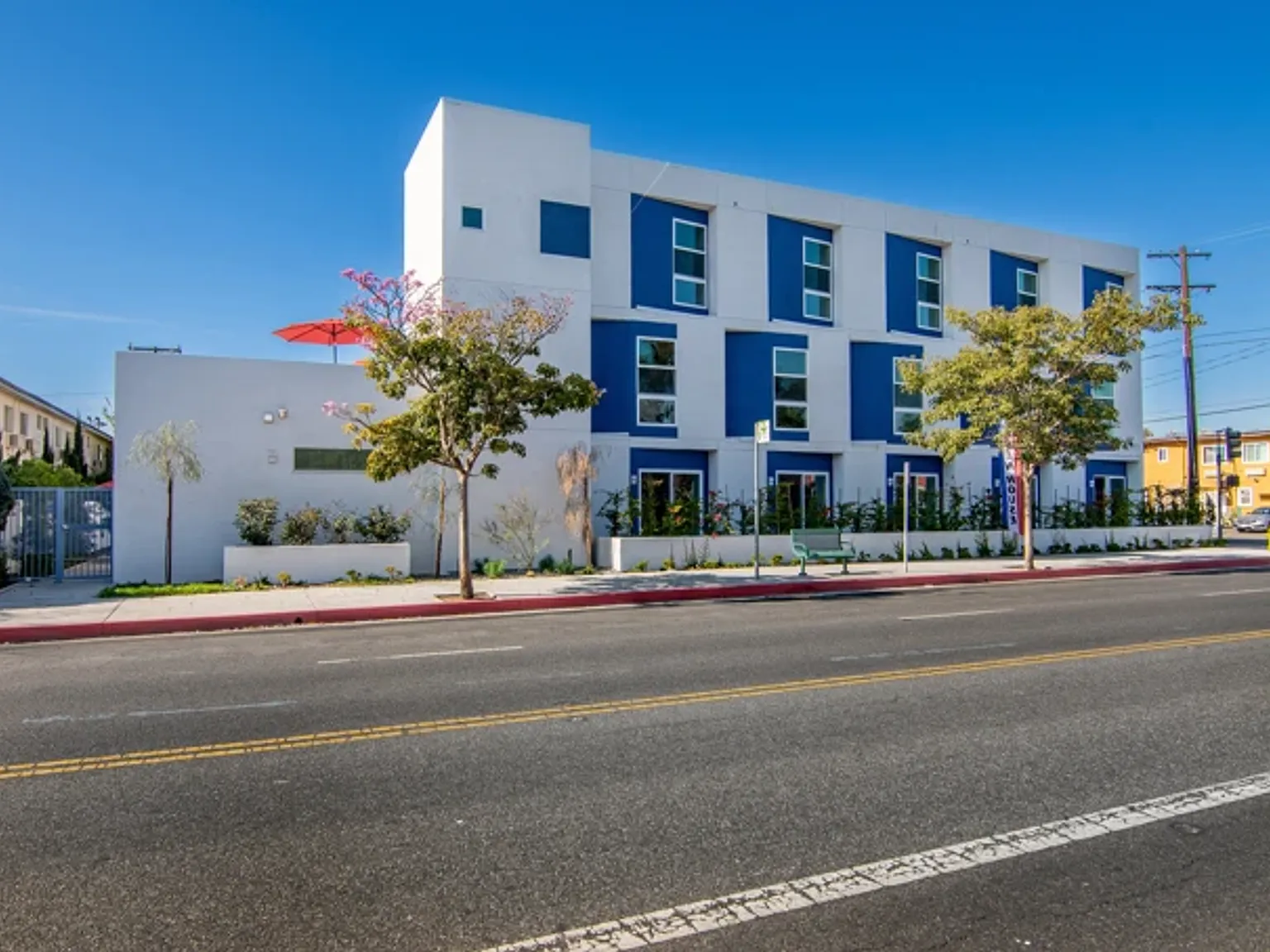 13919 South Normandie Ave Gardena — Photo 1