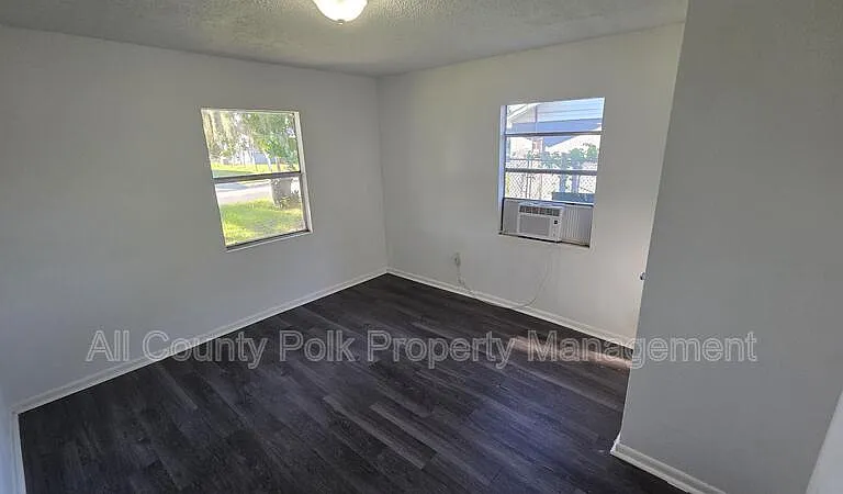 1135 Fairview Ave — Photo 11