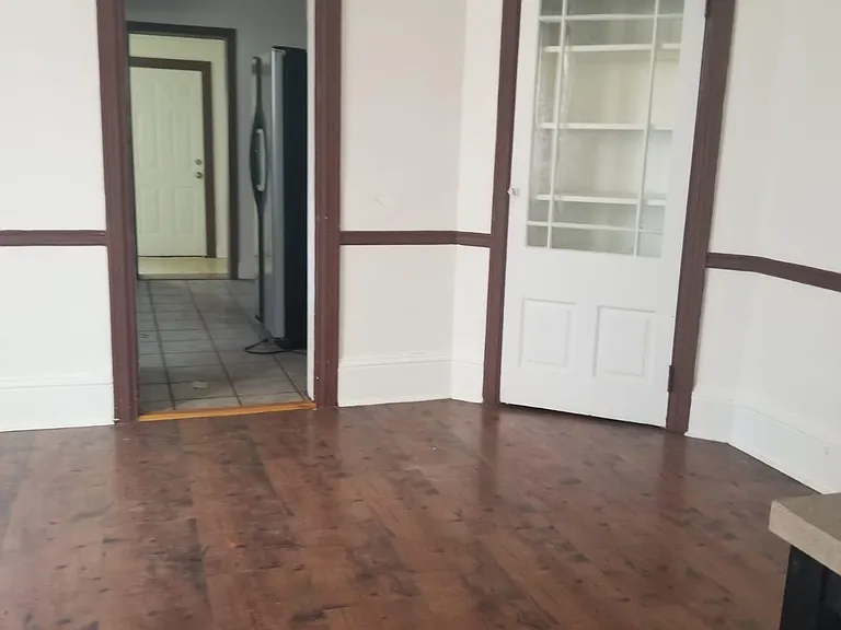 205 Noble St — Photo 4
