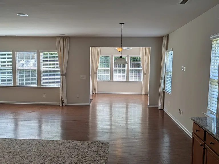 2428 Averon Dr — Photo 38