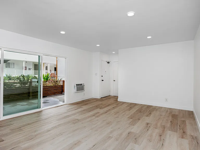 West Brent Apartments — Photo 47