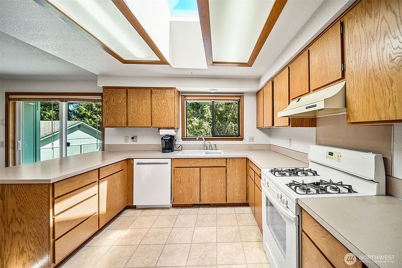 4th image of 7718 Fairview Road SW