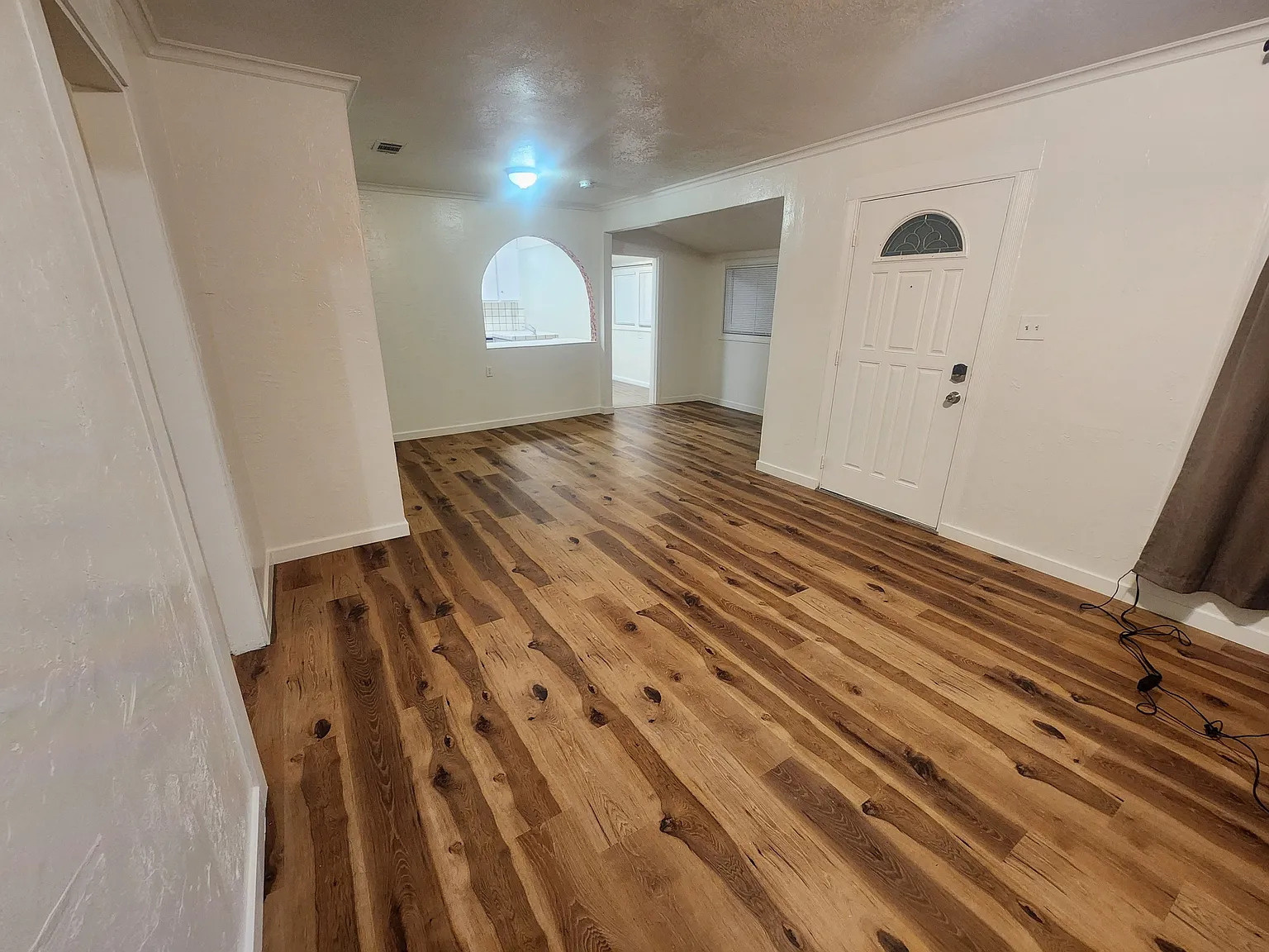 3 bed, 2.0 bath, 1400 sqft, $2,780 — Photo 2