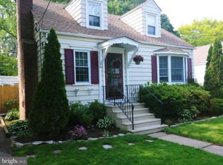 2 Lorraine Dr, Hamilton, NJ 08619