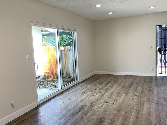 3rd image of 6901 Coldwater Canyon Ave #6901