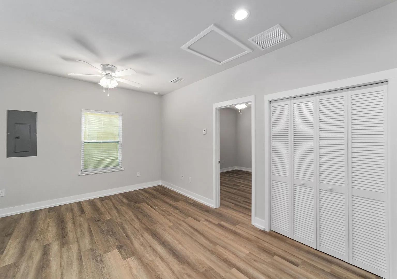Charming 2-Bedroom Home in Convenient Southwest Gainesville Location — Photo 3