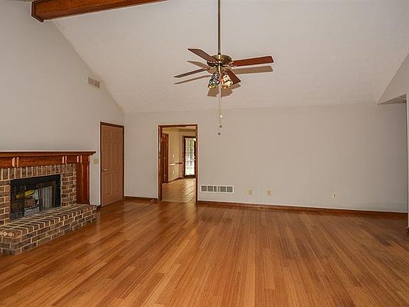 4th image of 2684 Foxglove Dr SW