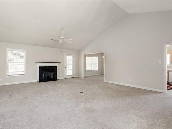 5th image of 692 Huntingdon St
