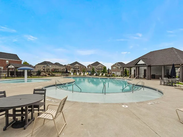 502 Doxford Dr — Photo 41