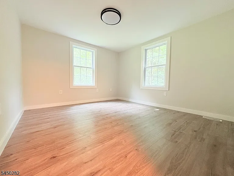 34 Northwood Dr — Photo 7
