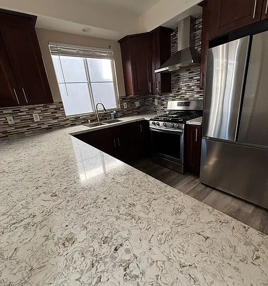 214 E Port Hueneme Rd — Photo 6