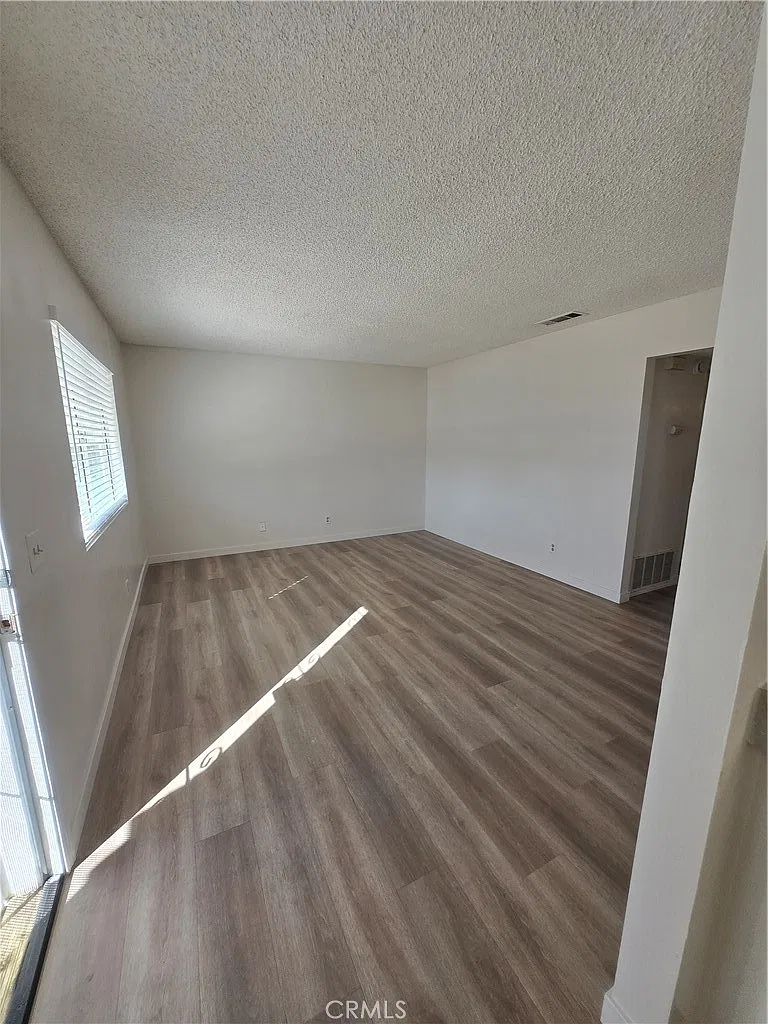 2 bed, 827 sqft, $1,650 — Photo 2