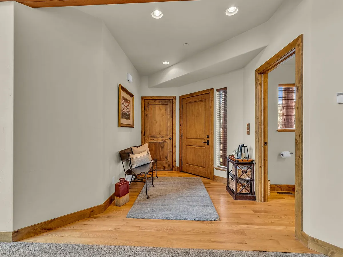 Building Photo - 3425 Cedar Dr