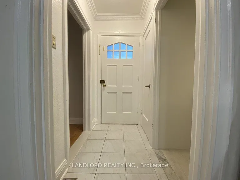 92 Holwood Ave #MAIN — Photo 2