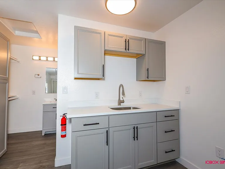 951 S Hobson'S Choice Ln — Photo 16