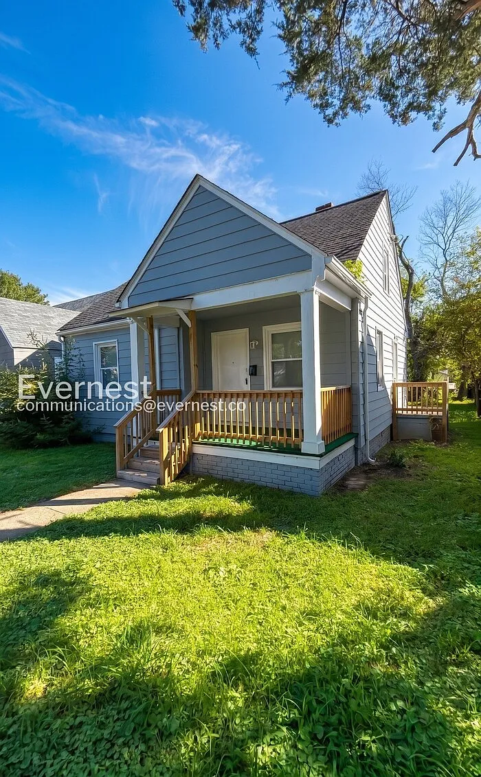 2 bed, 1.0 bath, 720 sqft, $1,395 — Photo 2