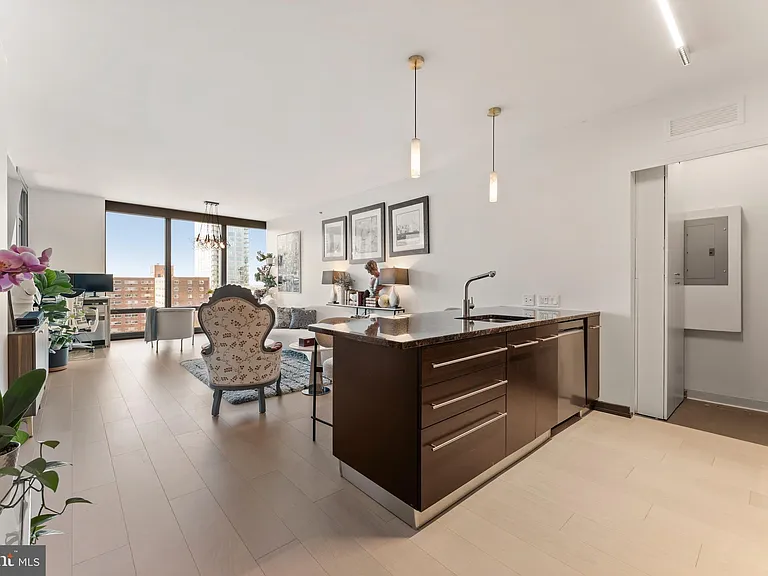 2101 Market St #1505 — Photo 5