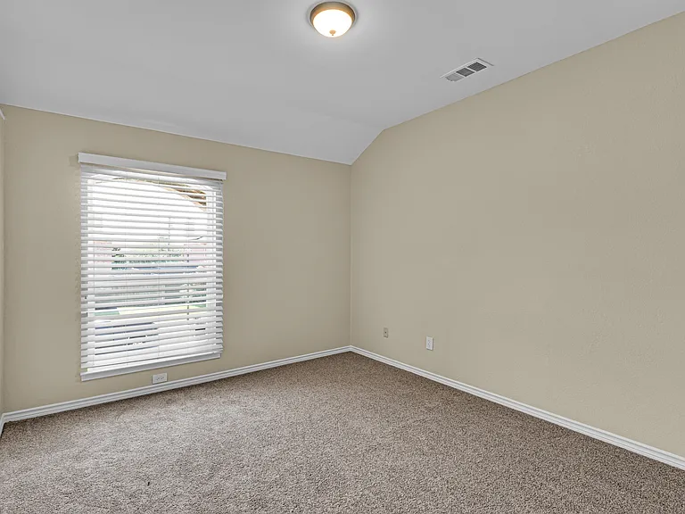 6906 Graham Dr — Photo 16