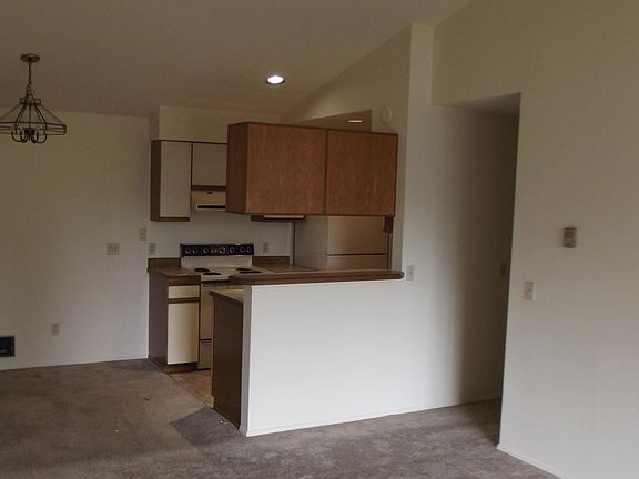 5th image of 706 NW 185th St #308