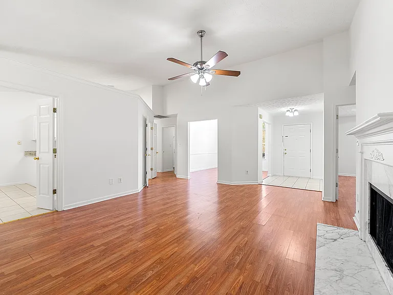 1450 Wilkes Crest Dr — Photo 4