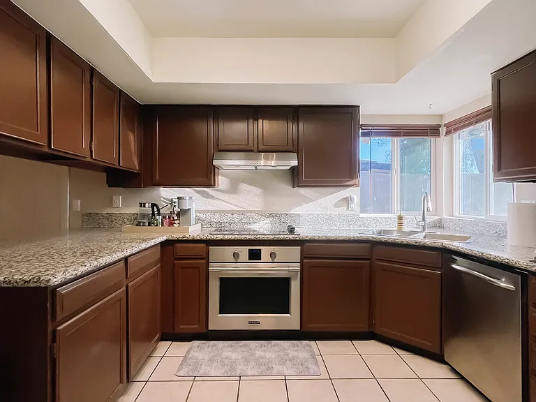 5658 N 48th Ln — Photo 12