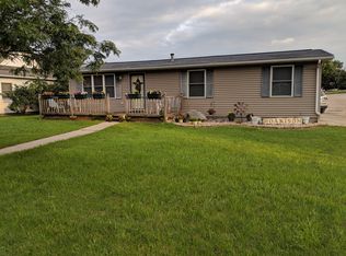 106 SE Oak St, Greenfield, IA 50849