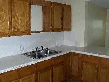 2nd image of 903 W Cherry St