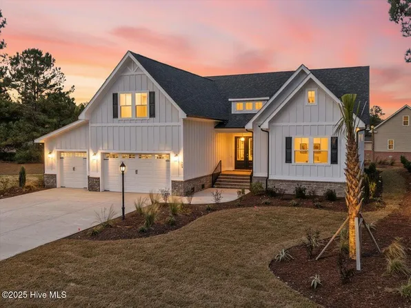 564 Fairburn Court NW, Calabash, NC 28467
