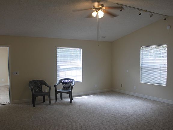 5th image of 4392 Kelly Ave