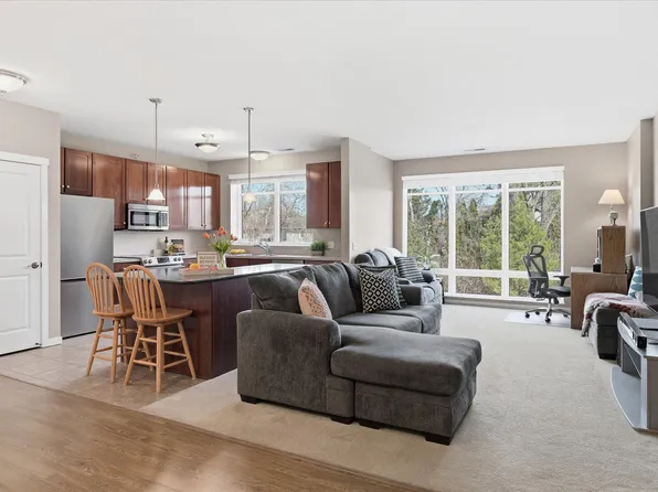 1070 Grandview Ct NE APT 414, Columbia Heights, MN 55421