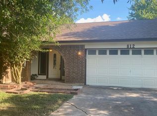 812 Molina Dr, Angleton, TX 77515