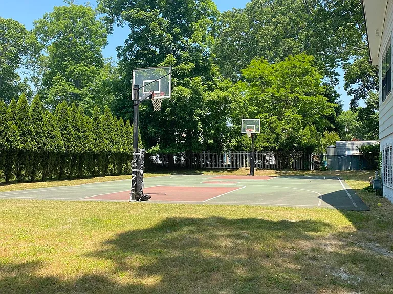 275 Garfield Ave — Photo 3