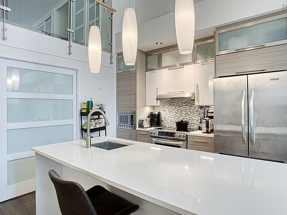 3rd image of 5662 Roberts St #108