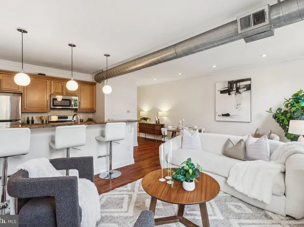 1716 Pine St APT 3F, Philadelphia, PA 19103