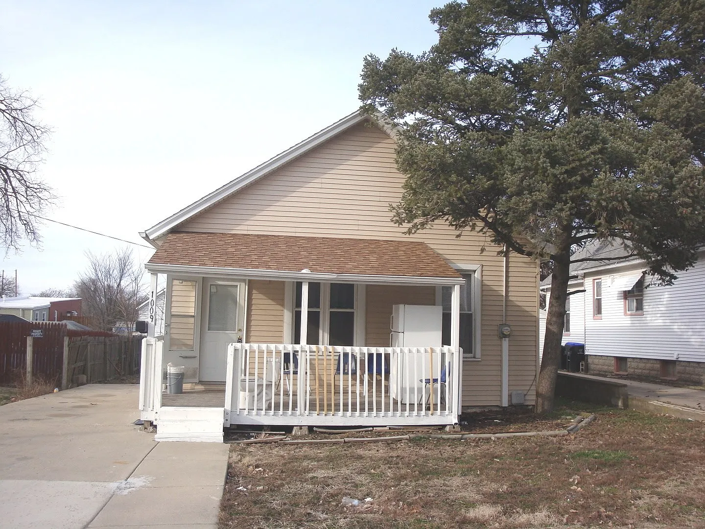 1009 W Front St photo 1