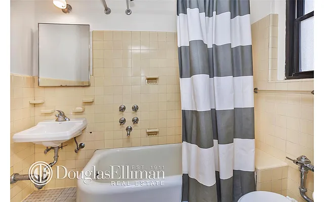 Sold by Douglas Elliman | media 14