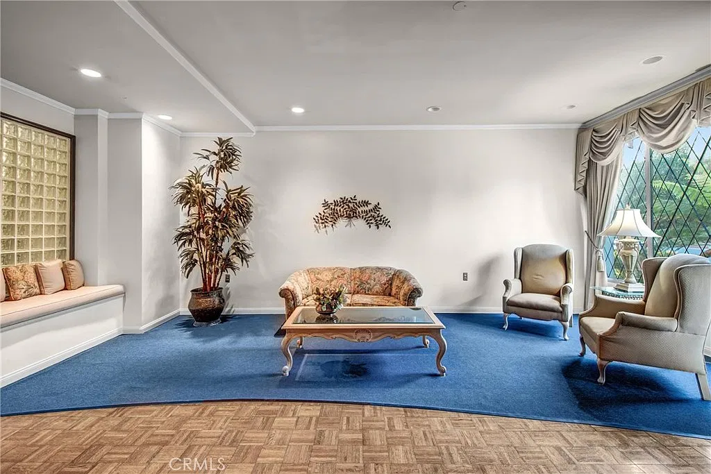 1 bed, 1039 sqft, $3,500 — Photo 4