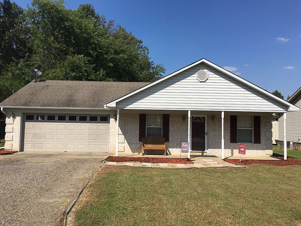 1st image of 106 W Lauren Ln