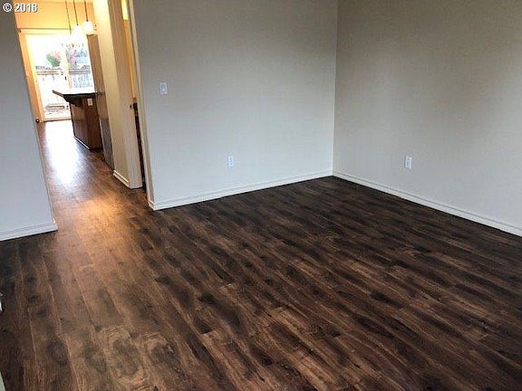 3rd image of 1824 NE 124th Ave