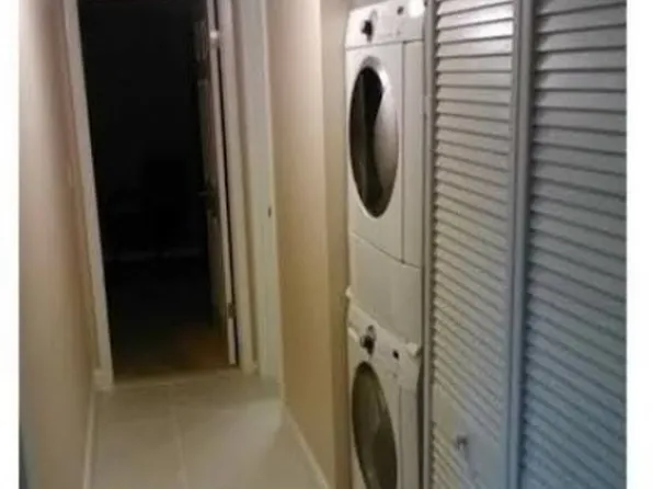 (undisclosed Address), Naples, FL 34112