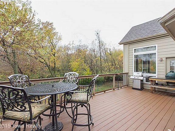 2nd image of 4204 NE Hillcrest Ct