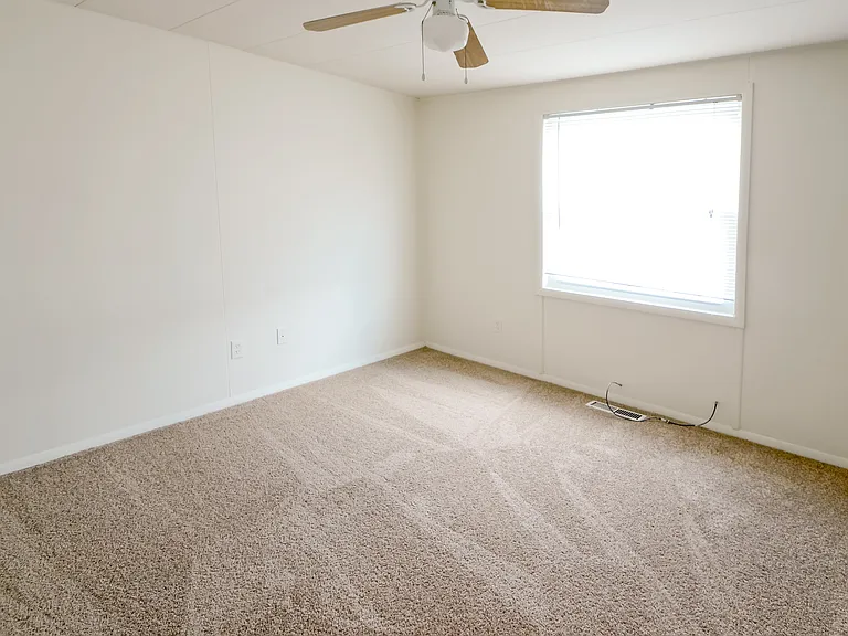 Chesapeake Pointe Townhouses — Photo 12