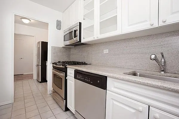 Sold by Mazzeo Real Estate | media 16