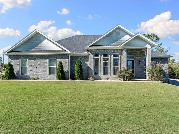 2901 W Dogwood St, Rogers, AR 72758