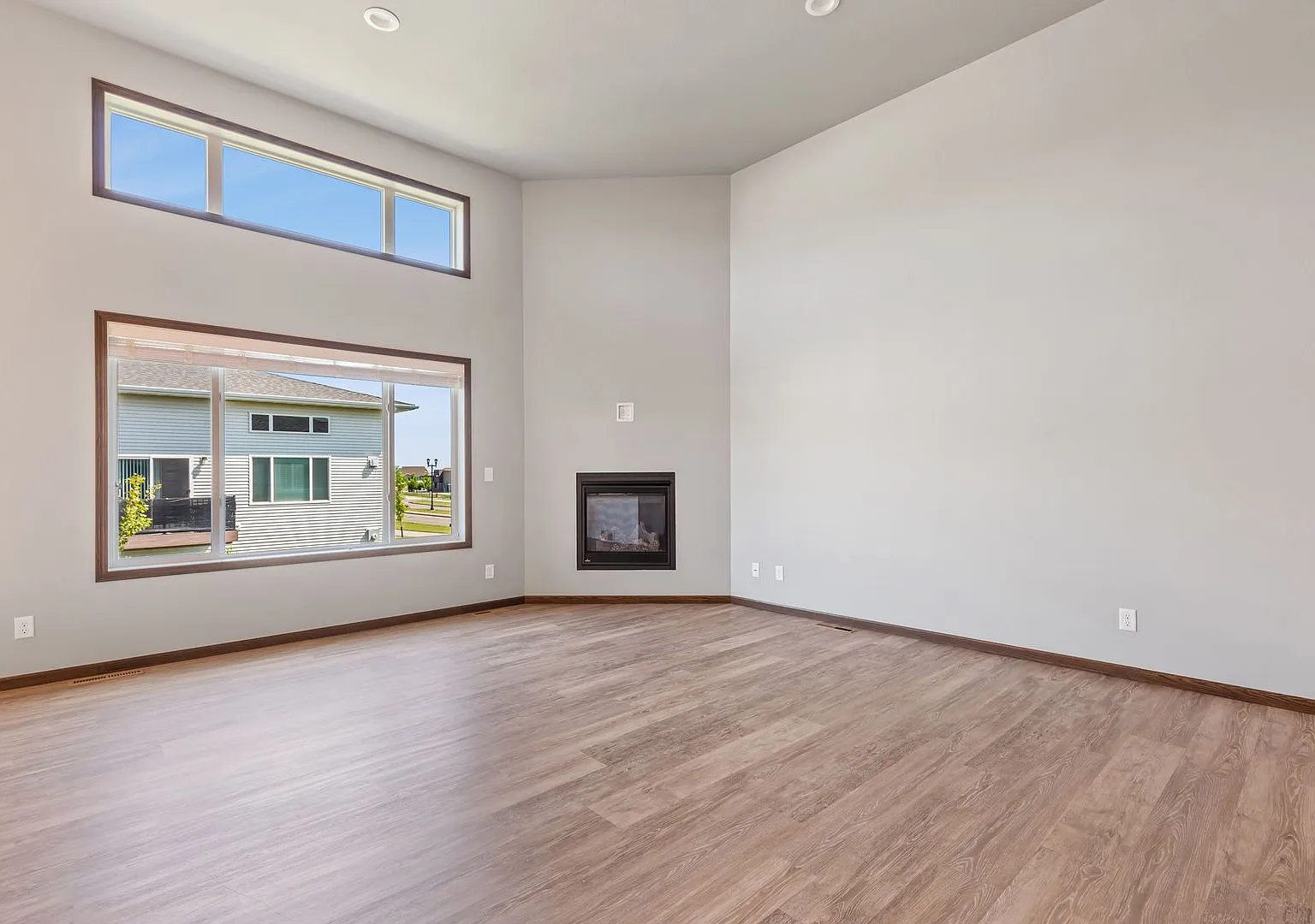 3365 Prairie Heights Way — Photo 4