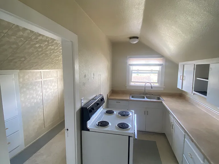 209 8th St #1 — Photo 6